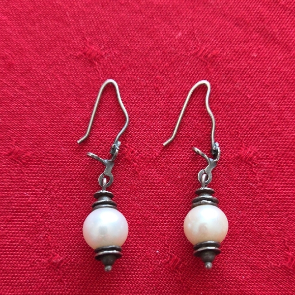 Silpada Retired Light The Way Pearl Earrings - Picture 3 of 3